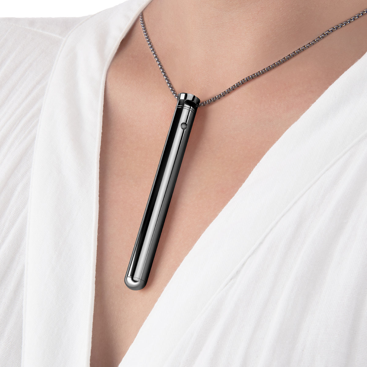 Le Wand Vibrating Necklace - Black