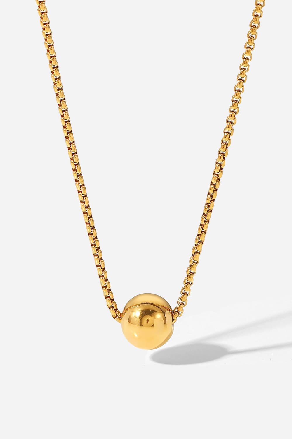 18K Gold-Pleated Round Shape Pendant Necklace